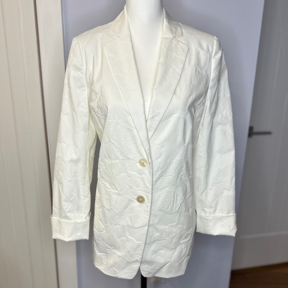 Carlisle White floral textured blazer; straight/stretch; cotton blend; size 10